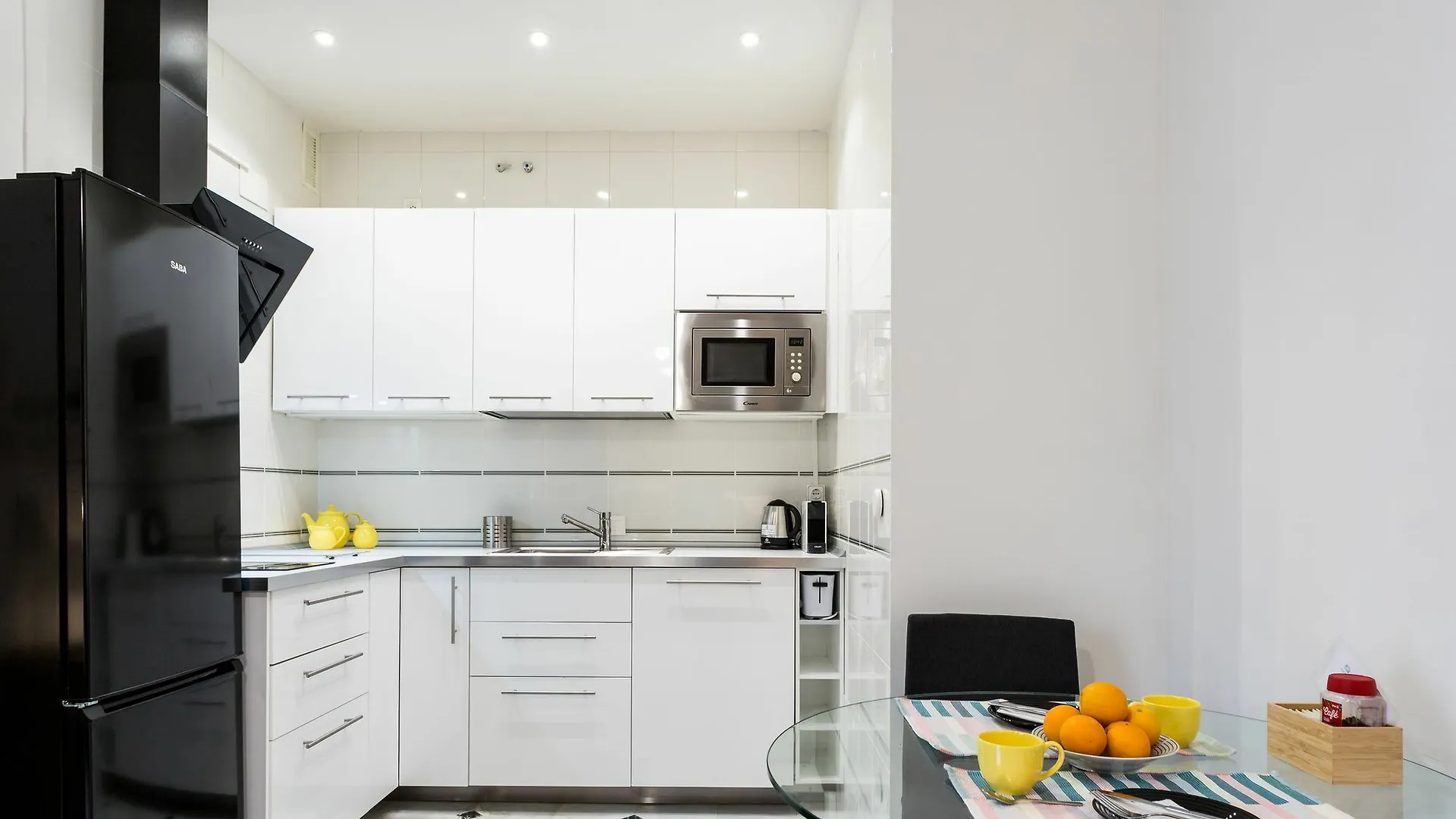 Holi-Rent Estudio Banos Seville 0*,  Spain