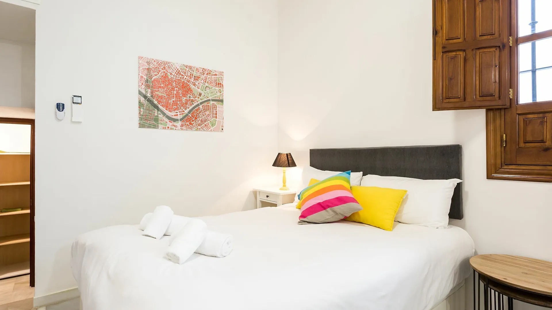 Apartment Holi-Rent Estudio Banos Seville