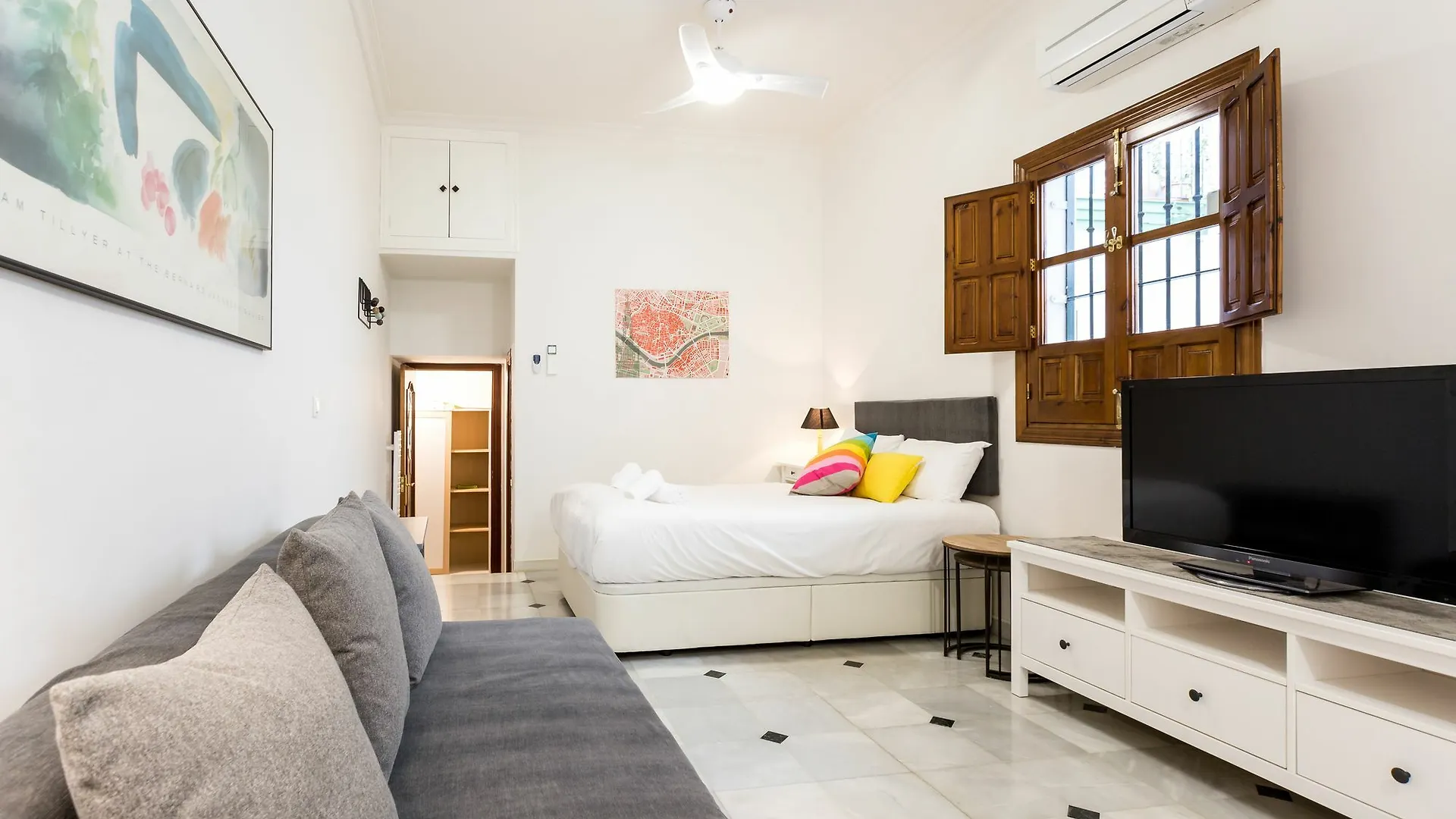 Holi-Rent Estudio Banos Seville