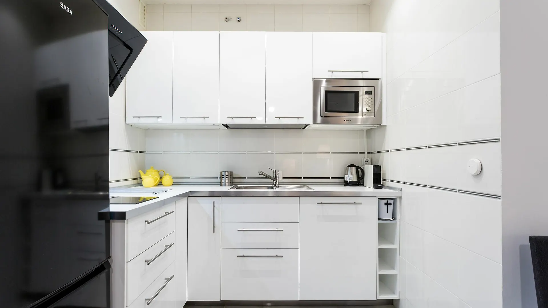 Holi-Rent Estudio Banos Sevilla Apartman