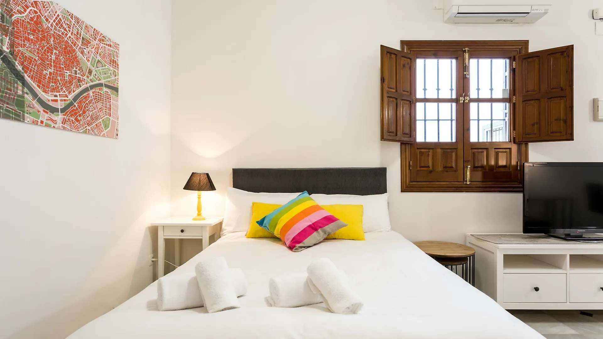 Holi-Rent Estudio Banos Sevilla